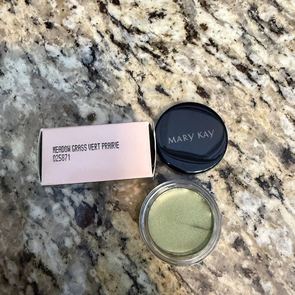 Mary Kay Cream Eye Color Meadow Grass (025871) New With Box Discontinued.
